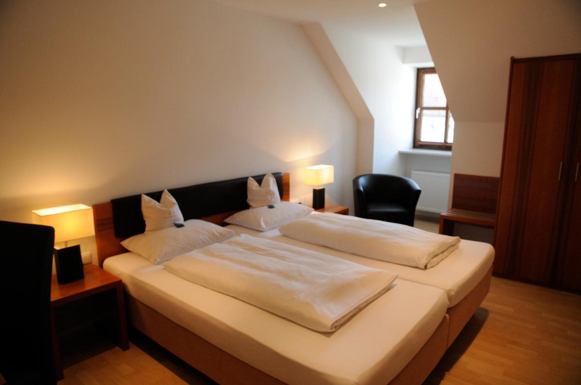 Boardinghouse Wadenspanner Altdorf  Exterior foto